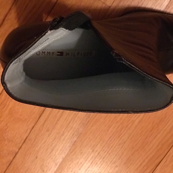 Tommy Hilfiger Leather Platform Booties, Nearly New - Picture 6 of 7
